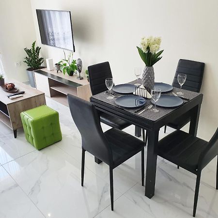 2 Bedroom Cozy Apartment Near Tourist Area, 200M From Sea Пафос Екстериор снимка
